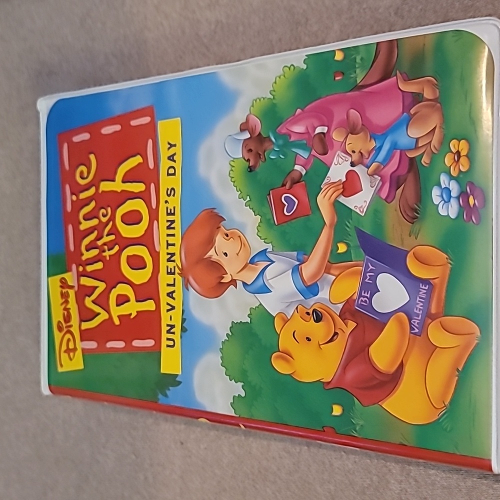 WALT DISNEYS "WINNIE THE POOH UN-VALENTINES DAY"